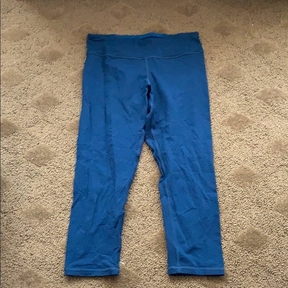 Blue and black cropped leggings